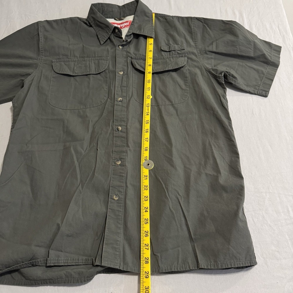 Wrangler Fishing Shirt Mens Medium Vented Short Sleeve Green Army Gray Outdoors - Picture 9 of 12
